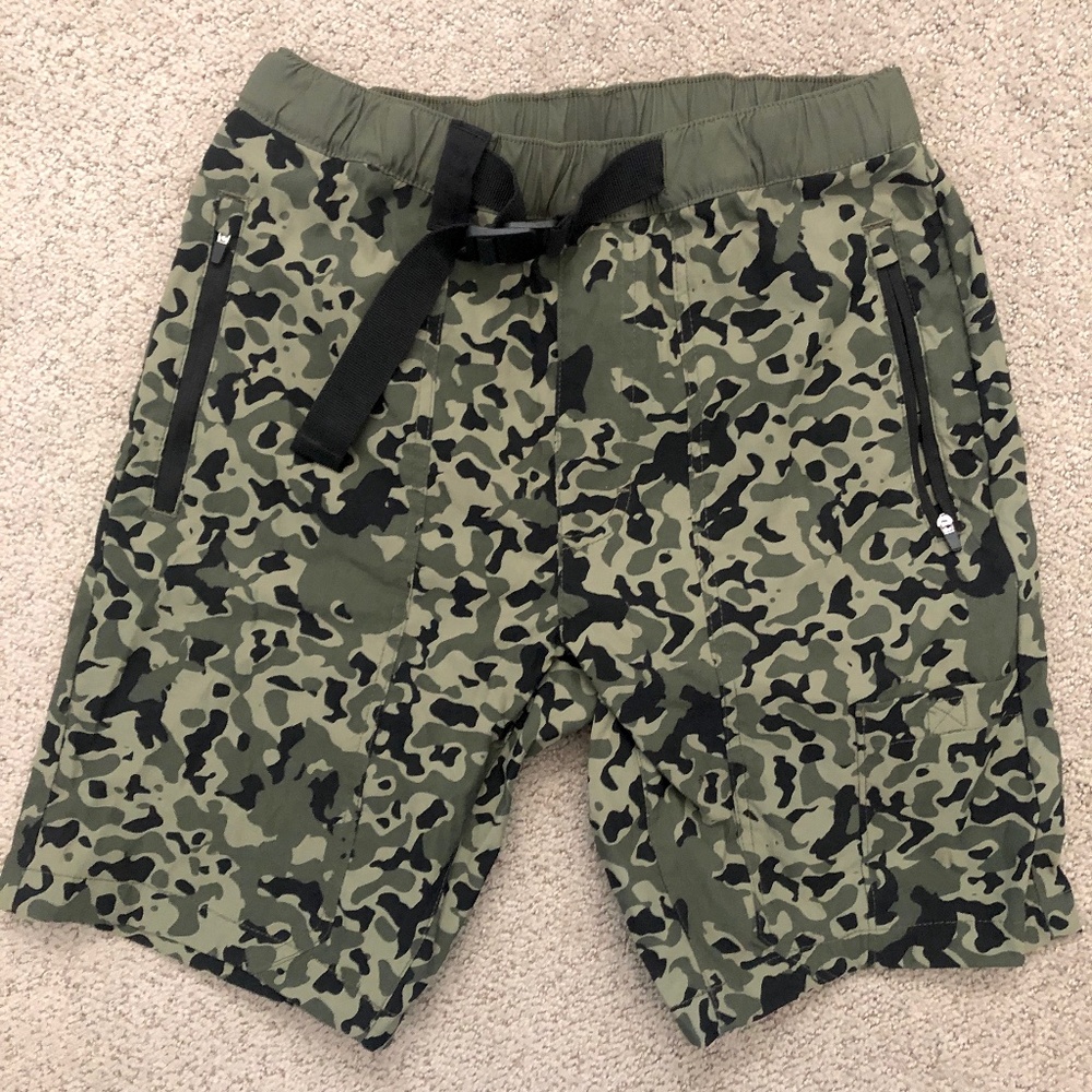 Wrangler ATG Hiker Shorts Camo Mens Small